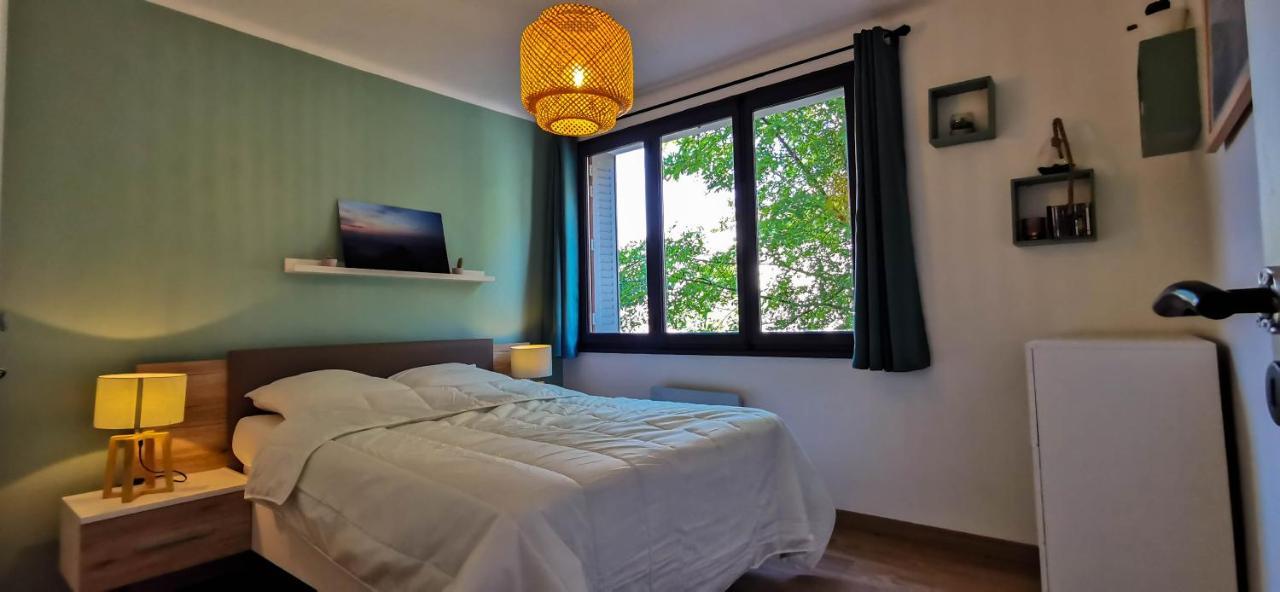 Le Coquet - Gare - Hyper Centre - Parking - Wifi - Netflix - Disney+ Annecy Exterior foto